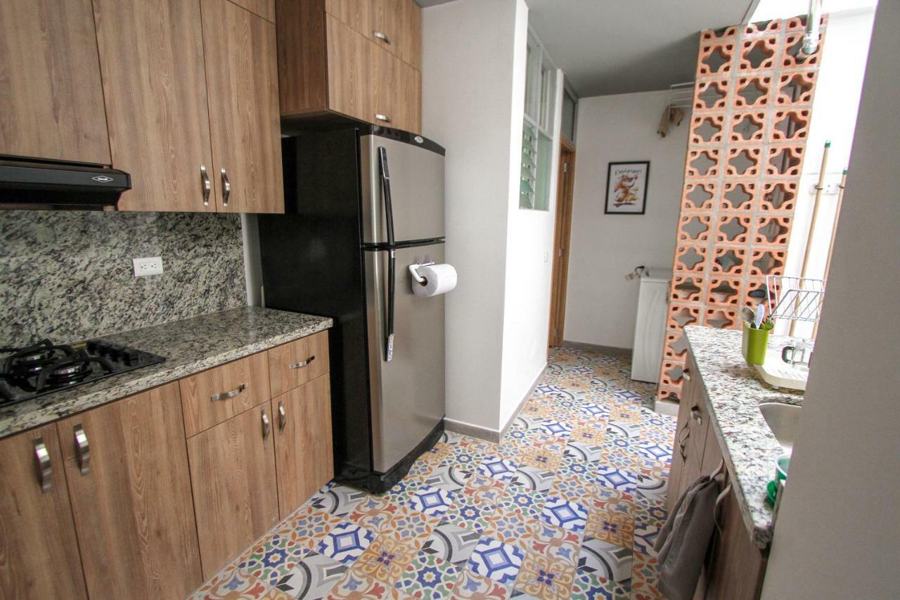 Отель Casa Tuvia Медельин Экстерьер фото